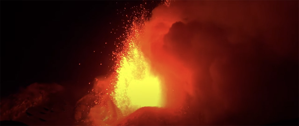 Eruzione dell’Etna: nuovo Incremento del Tremore Vulcanico e Boati Udibili nei Paesi Sottovento